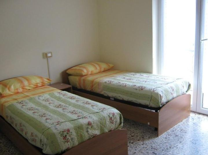 Others 5, Borno B&B, Brescia