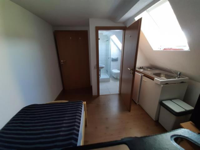 Others 3, Biberach-Riss-Zimmer-frei, Einzel-Zimmer Bad Kuche, Biberach