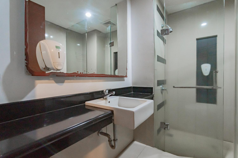 Bathroom 13