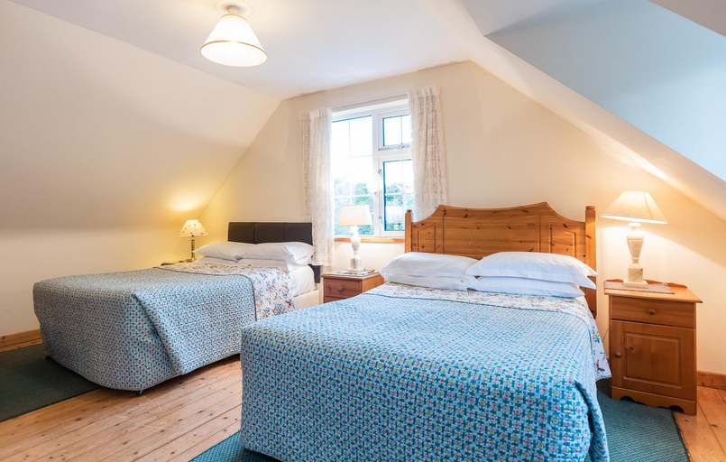 Bedroom 2, An Bruachan B&B