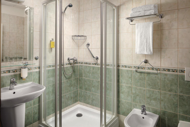 Bathroom 4, Alqush Downtown Hotel, Praha 2