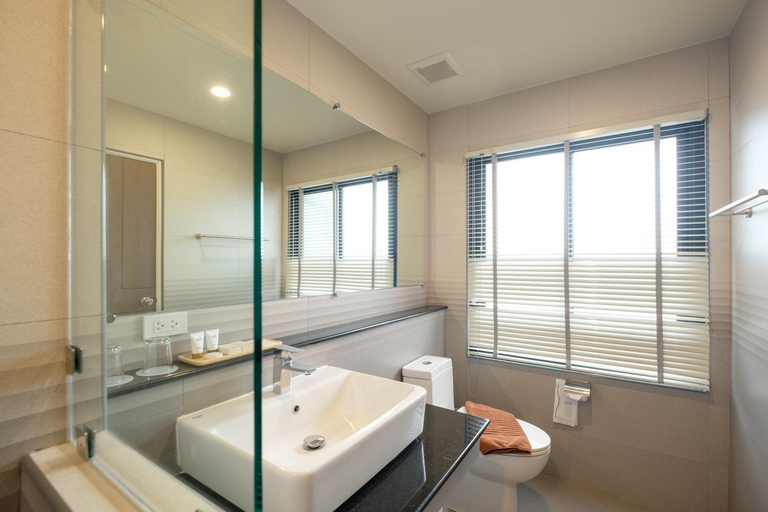 Bathroom 4, Monte Maesot Hotel, Mae Sot