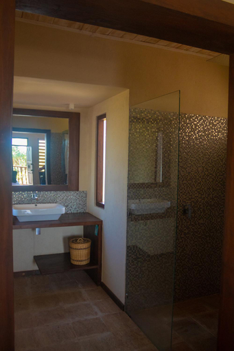 Bathroom 3, Guru Beach Resort, Tangalle