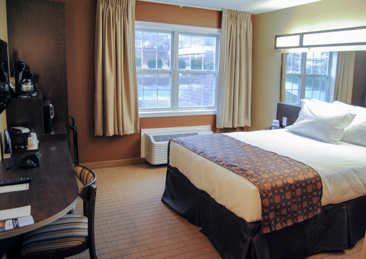 Bedroom 3, Microtel Inn & Suites By Wyndham Mineral Wells/Pa, Wood