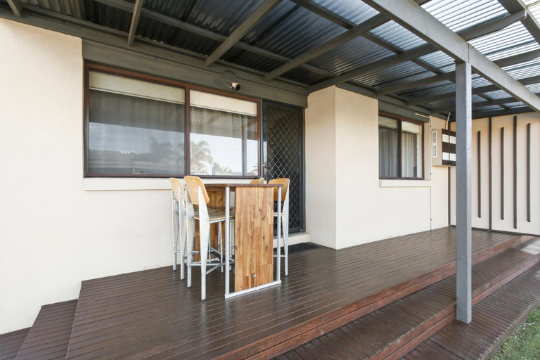 Others 3, Ocean Bridge Lakes Entrance, E. Gippsland - Bairnsdale