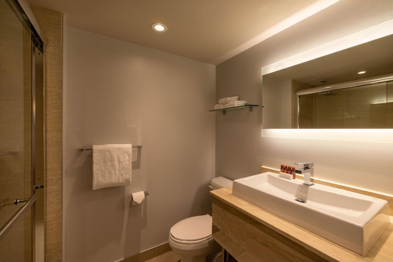 Bathroom 4, Hotel Chateau Bromont, La Haute-Yamaska