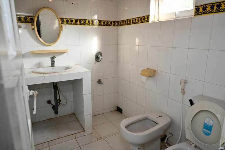 Bathroom 5, The Kings Bay Hotel By Silvas, Negombo
