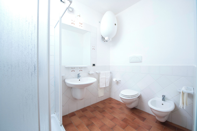Bathroom, Residence with pool in Campulongu, Cagliari