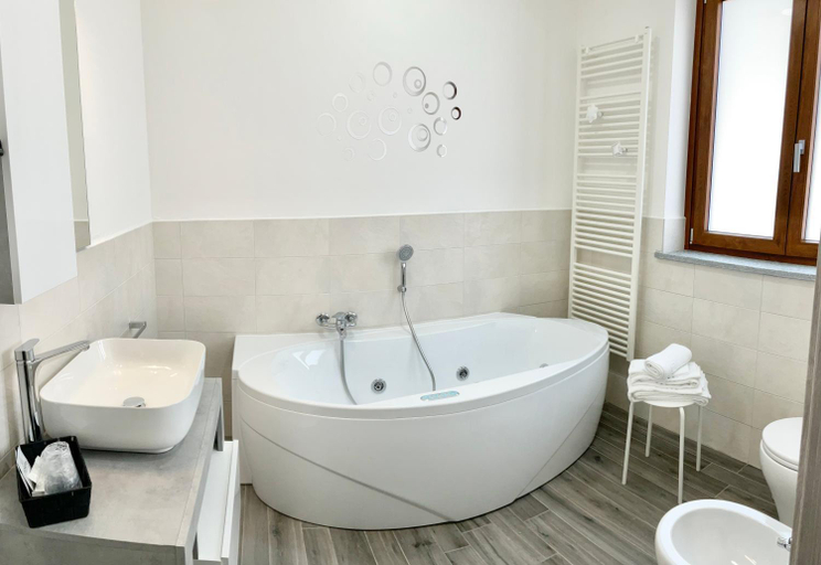 Others 2, Guest house LangAmore, Cuneo