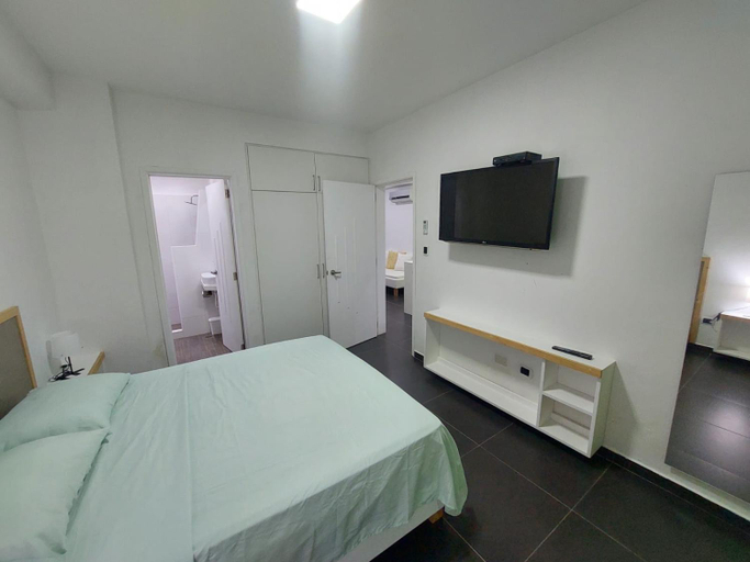 2, Yaque Suite, Díaz