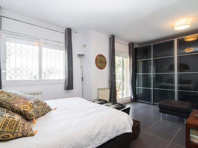 Others 5, Sunny apartment 3 blocks to the beach, Barcelona