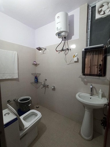 Others 3, The Kiwi Shadow Guest House, Almora