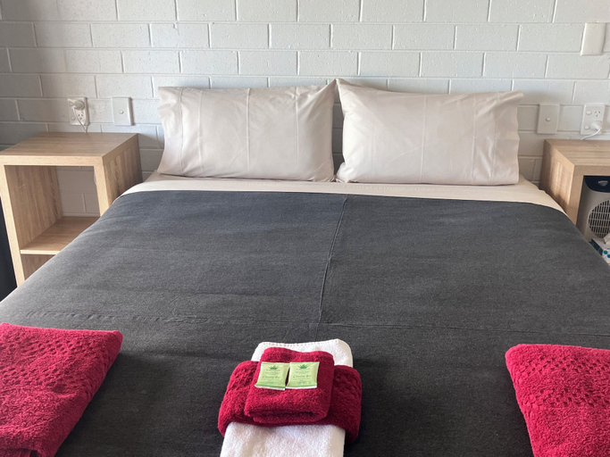 Bedroom 2, 61 OCEAN ROAD MOTEL, Colac-Otway - South