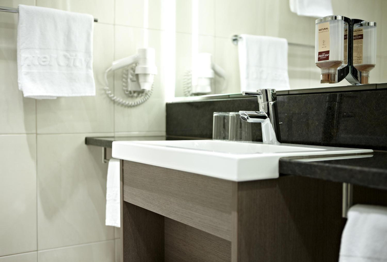 Bathroom 7