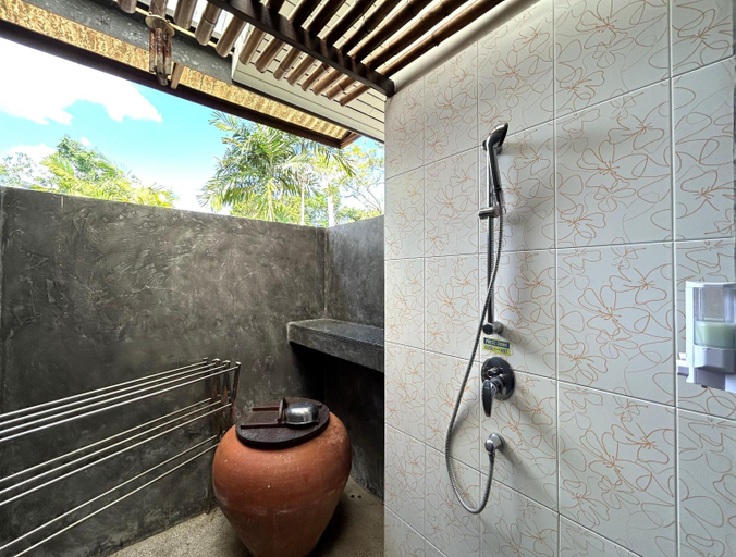 Bathroom 5, Islanda Hideaway Resort, Mueang Krabi