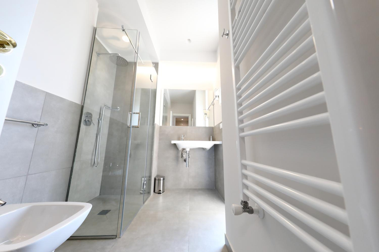 Bathroom 3, Oblo Apartment, Catania