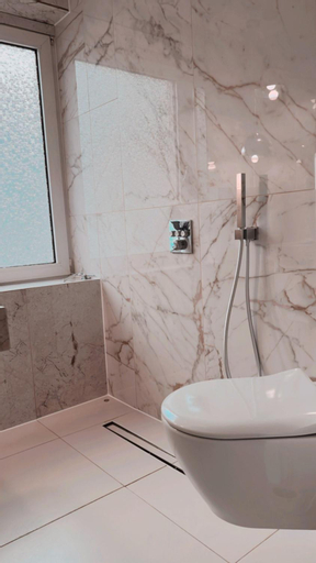Bathroom 4