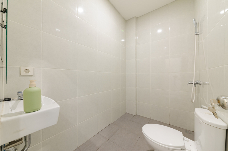 Bathroom 3, Urbanview Hotel Vineyard Inn, Jakarta Barat
