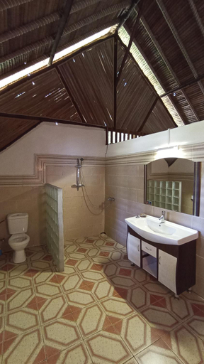Bathroom 2, Andilana Lodge, Diana