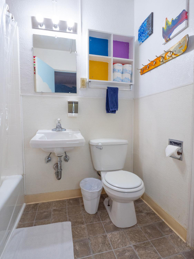 Bathroom 3, RAD Hostel, El Paso