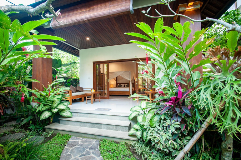 Exterior 1