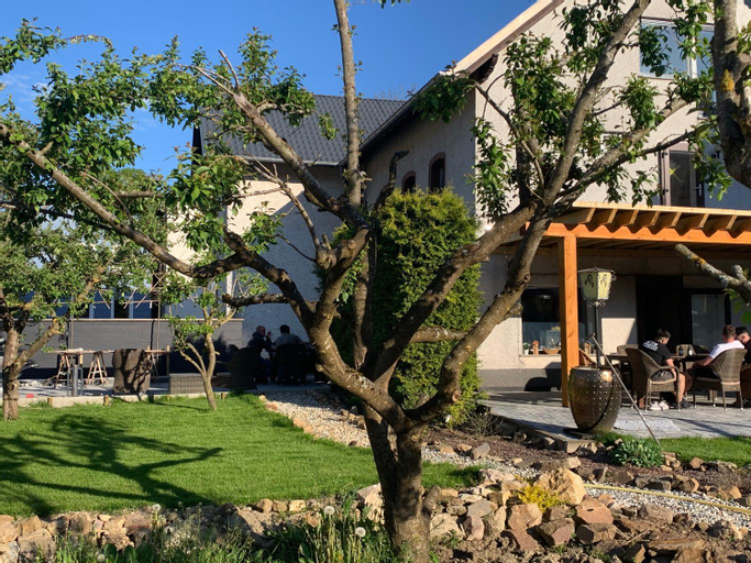 Garden, Pension Burgklause, Eifelkreis Bitburg-Prüm
