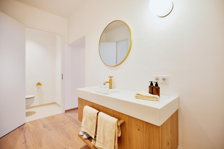 Bathroom 4, Zum Goldenen Hirschen, Gmunden
