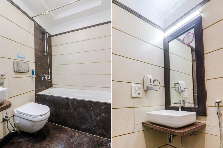 Bathroom, FabHotel Rayplus, Delhi