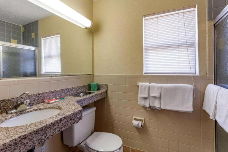 Bathroom 4, East Hartford - Hartford, Hartford