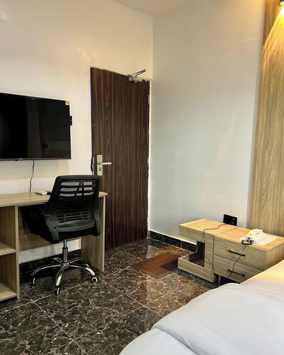Others 3, Triple Homes Apartment, AbujaMun