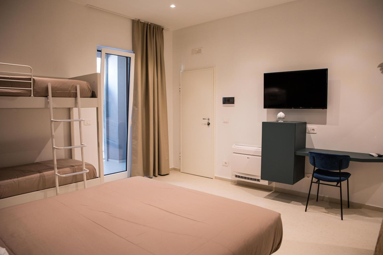 Others 3, YOUR HOUSE ROOMS 3, Bari