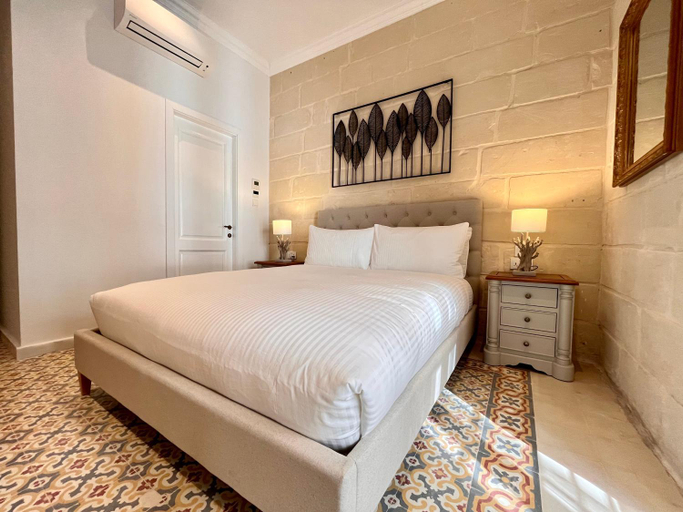 Others 2, Typical Maltese Maisonette in St.Julians, St Julian's