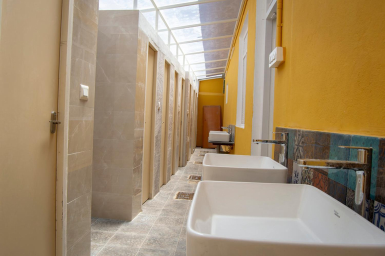 Bathroom 4, Roambay, Mysore