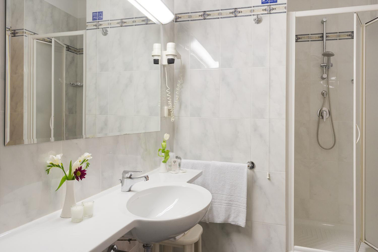 Bathroom 4, Ele Green Park Hotel Pamphili, Roma