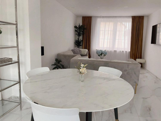 Dining Room 8