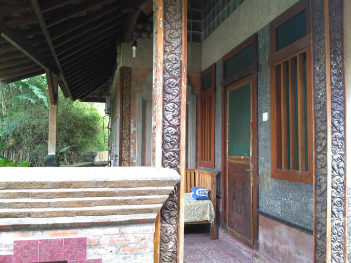 2, Dhangin Taman, Karangasem