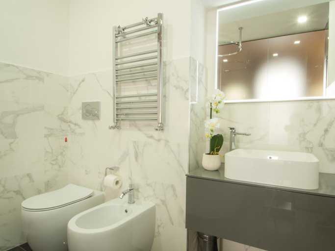 Bathroom 4, Gemini suites Navona, Rome