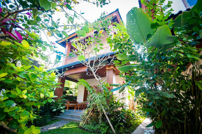 Exterior 6