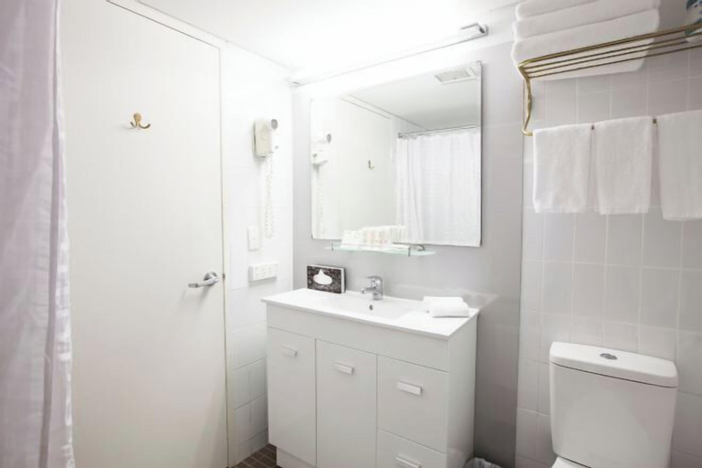 Bathroom 23
