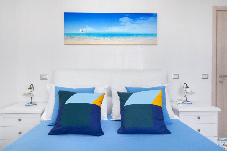Bedroom, Millie Sorrento Suites, Napoli