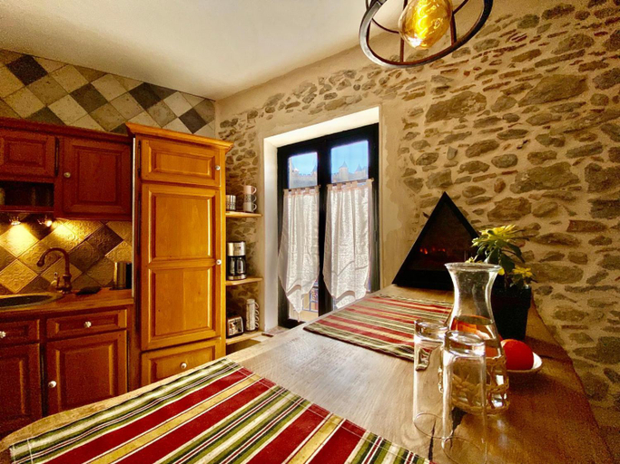 Bedroom 3, La Maison des Templiers ~ Ostal Medieval ~ Logis enchantes, Aude