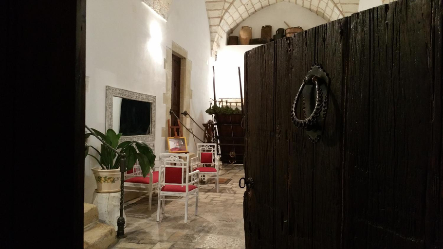 Public Area 2, Borgo dei Filitti - B&B artistico - Piscina Solarium & Enoteca, Lecce