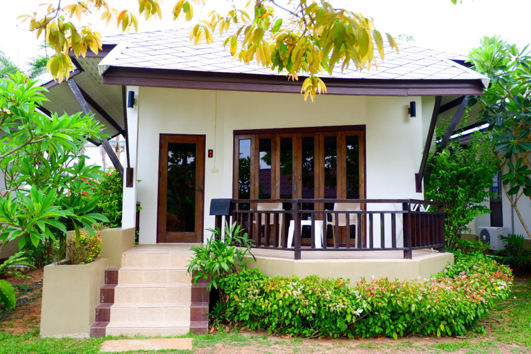 Exterior 1