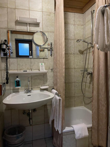 Bathroom 3, Haus Jupp, Cham