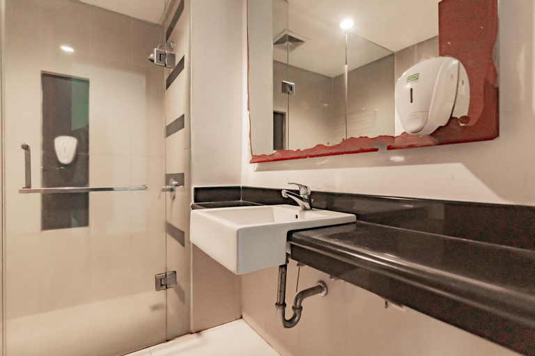 Bathroom 15