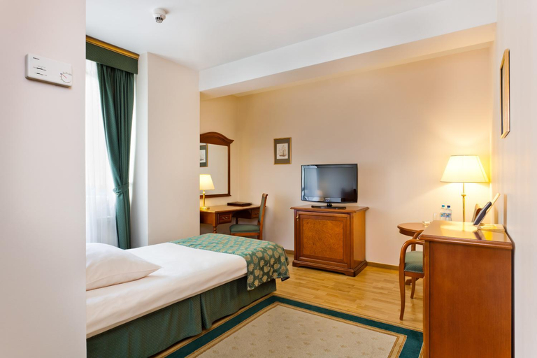 Bedroom 3, Qubus Hotel Wrocław, Środa Śląska