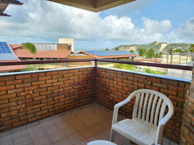 Exterior & Views 18