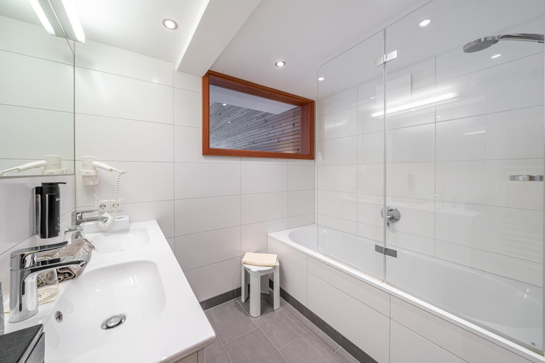 Bathroom 5, Hotel Hochsolden, Imst