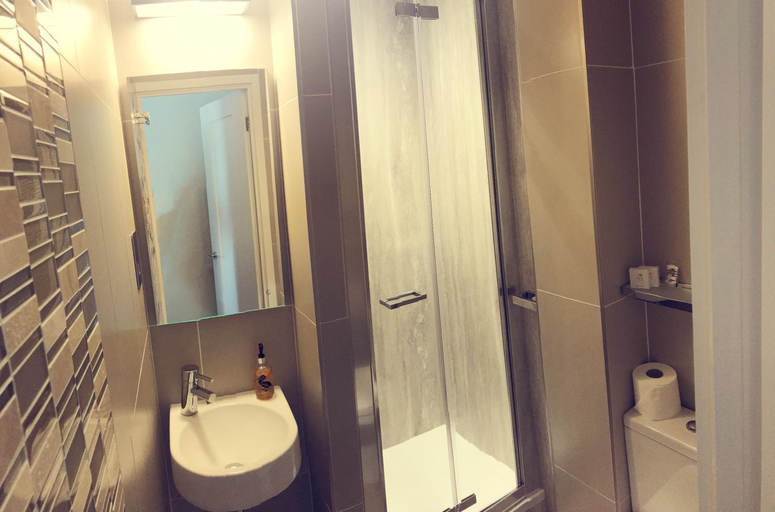 Bathroom 5, Host & Stay | Brighton Laines House, Brighton and Hove