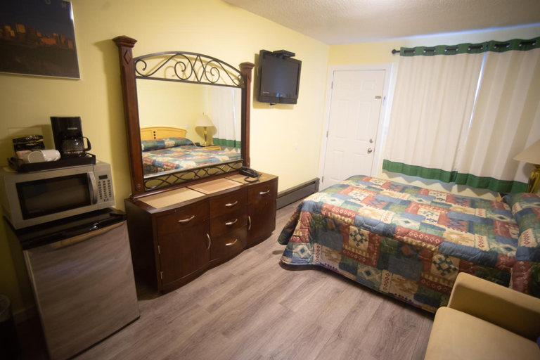 Bedroom 2, Stardust Motel, Division No. 10